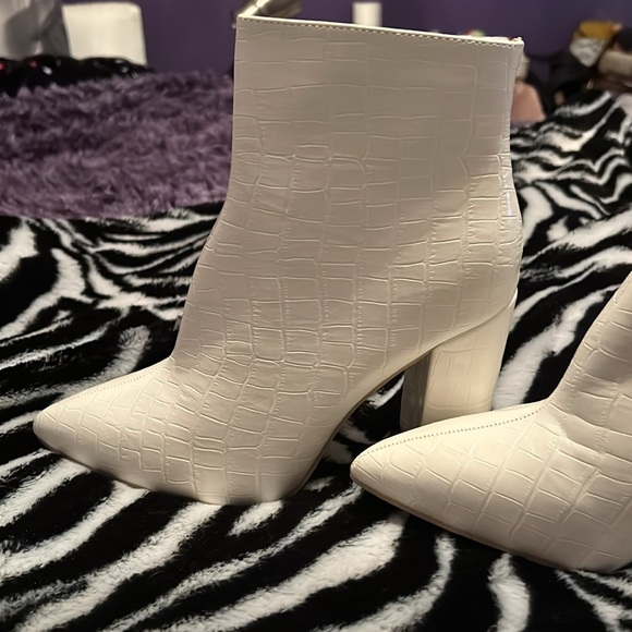 👠👠 WHITE ANKLE BOOTS - Picture 6 of 11